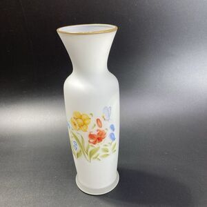 Vintage‎ White Satin Glass Vase Butterfly Flowers Japan  Gold Trim 8" x 2.5"